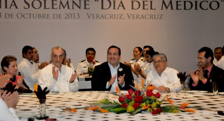 Elevamos la eficacia y calidad en los servicios de salud en beneficio de las familias: Javier Duarte