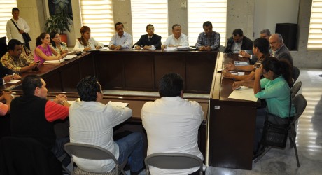 Inicia mesa de diálogo con maestros