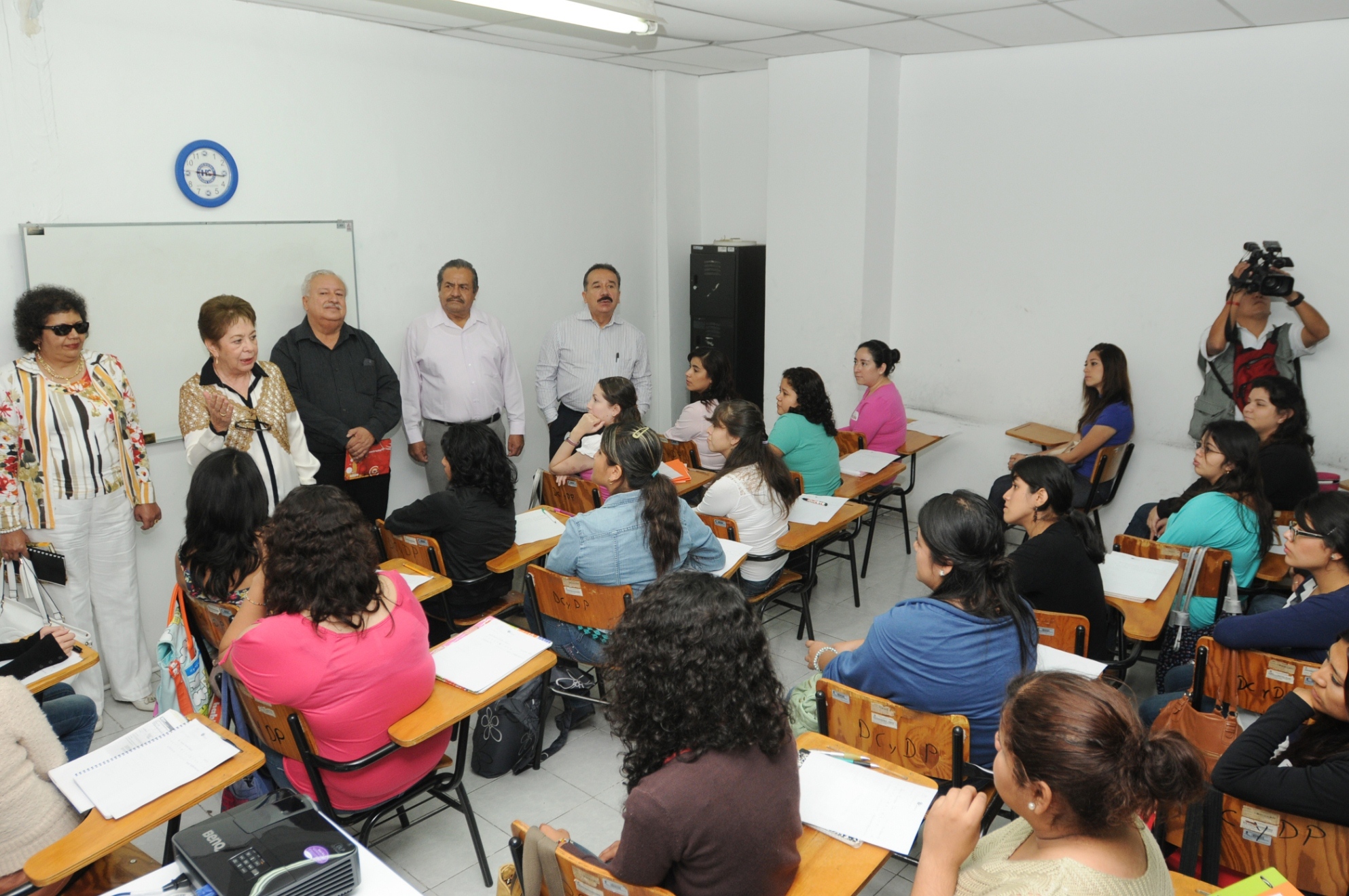 Capacita SEV a normalistas para sustituir a maestros paristas