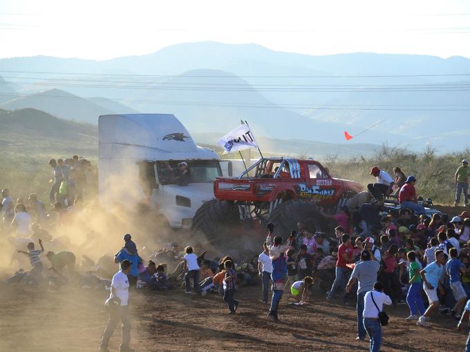 Vincularán este miércoles a proceso penal al chofer de “monster truck”