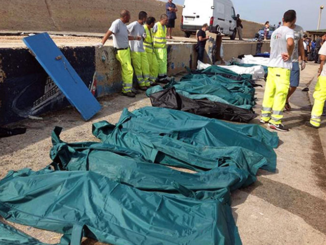 Al menos 94 muertos en naufragio frente a Sicilia