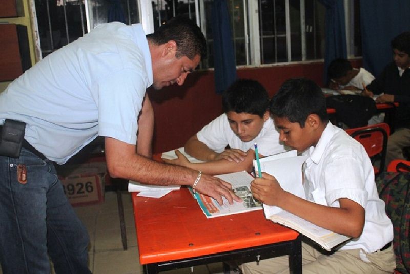 Regresan a las aulas maestros de escuelas secundarias del sur