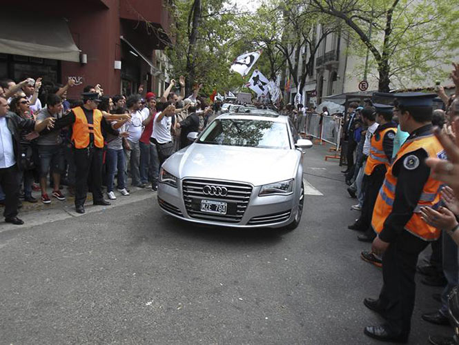 Dan de alta a Cristina Fernández tras operación; sale del hospital