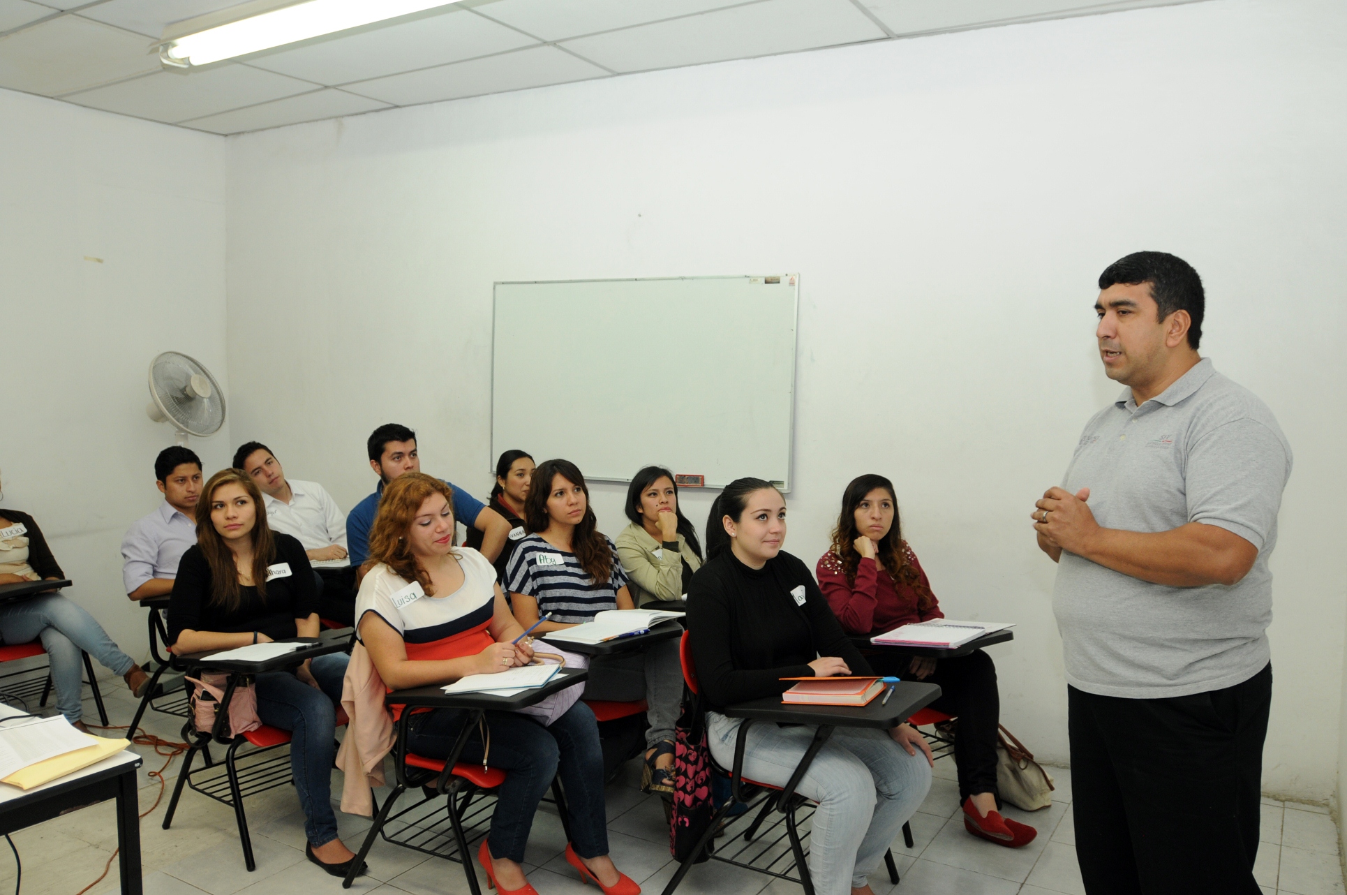 Normalistas de todo el estado se capacitan para suplir a docentes faltistas