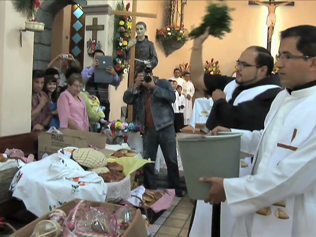 Bendición del pan en Otates, tradición en honor a San Diego de Alcalá