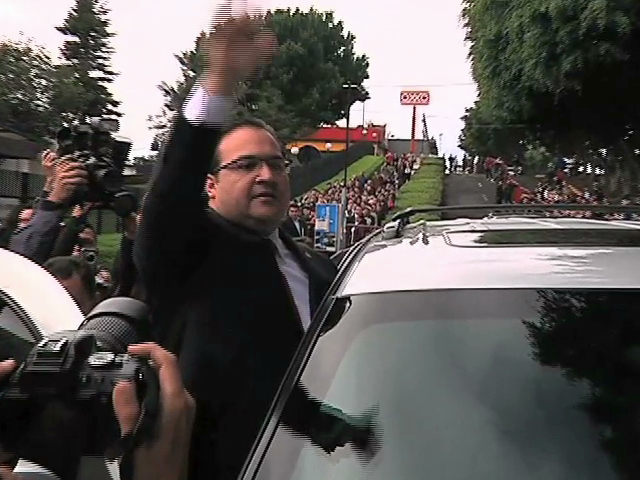 Música y algarabía en la entrega del III Informe de Gobierno