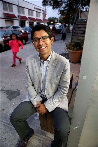Nueva York tiene a su primer concejal mexicano-estadunidense