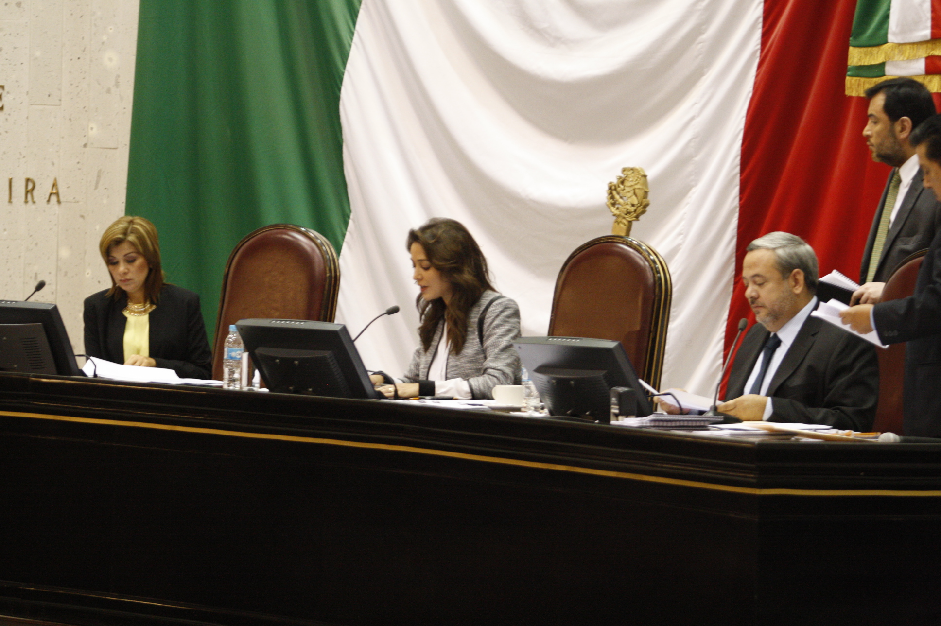 Se conforman los cinco grupos legislativos y Junta de Coordinación Política en el Congreso del Estado