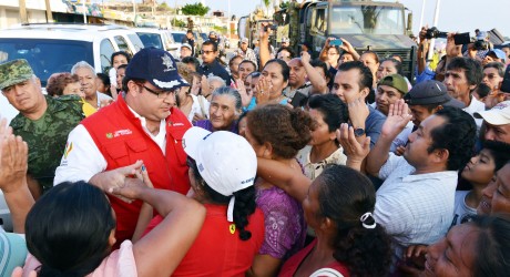 Realiza el gobernador una reunión de evaluación por inundaciones en el sur del estado