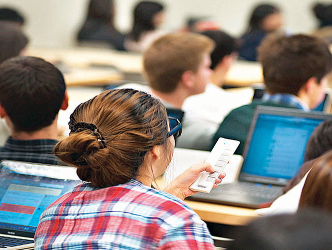 Actividades académicas en la UV seguirán a distancia; funcionarios y personal de confianza se reintegran de forma presencial