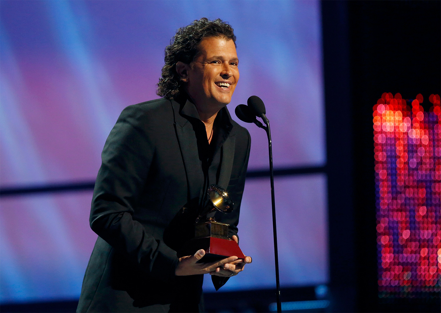 El colombiano Carlos Vives triunfa en los Grammy Latino