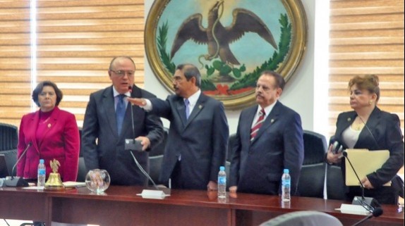 Magistrados reeligen a Alberto Sosa Hernández como presidente del TSJEV