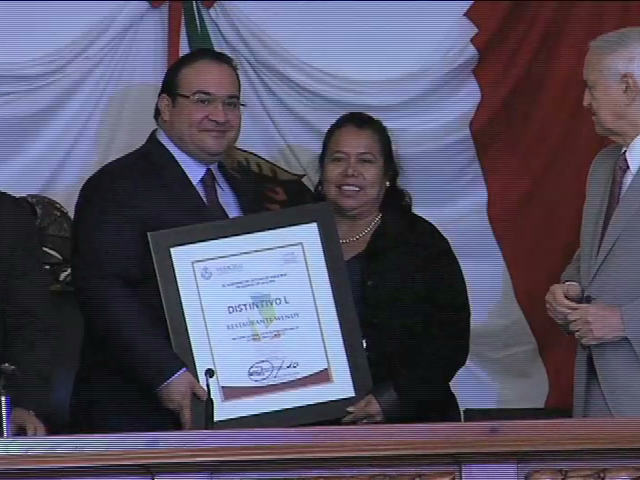 Entrega el gobernador Javier Duarte distintivo “L” a 15 empresas veracruzanas
