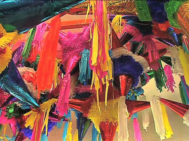 Piñatas, el alma de las posadas