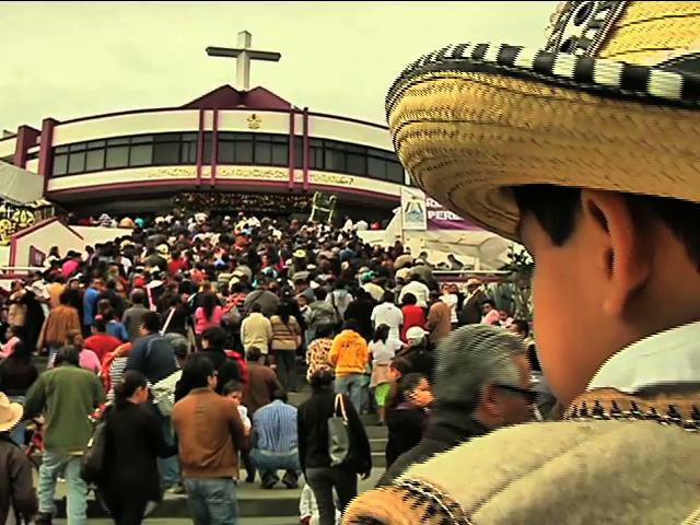 Miles de peregrinos visitan a la Virgen de Guadalupe en la Basílica Menor de El Dique
