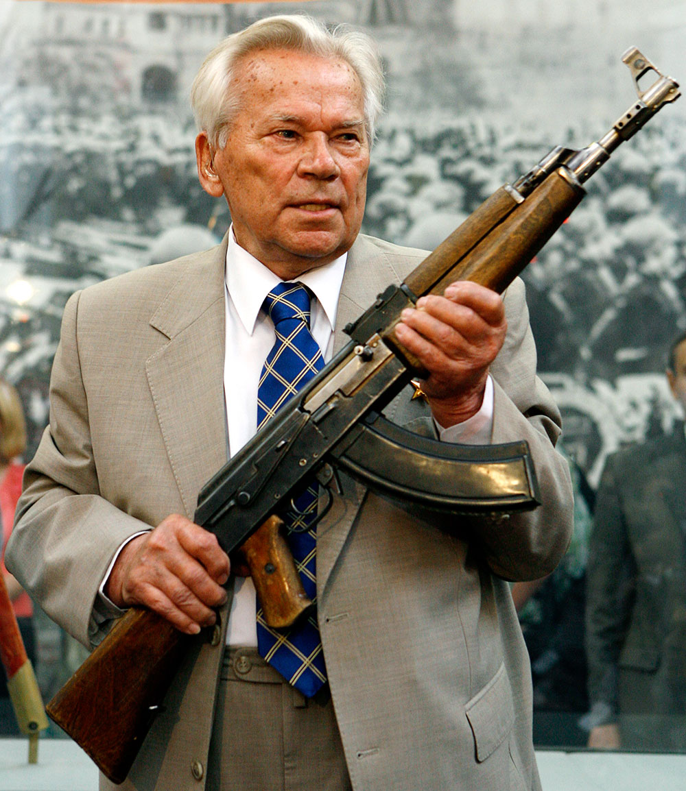 Muere a los 94 años Mijail Kalashnikov, diseñador del rifle de asalto