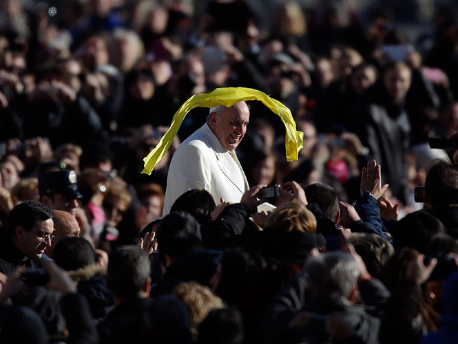 El papa Francisco trabajó como portero en una discoteca