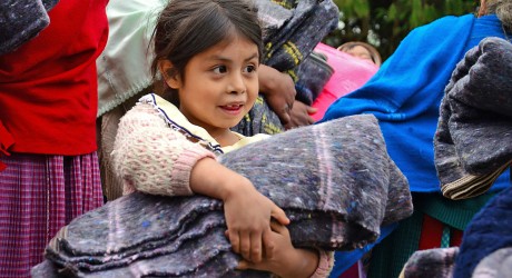 Entrega DIF Estatal apoyos invernales a familias afectadas por bajas temperaturas