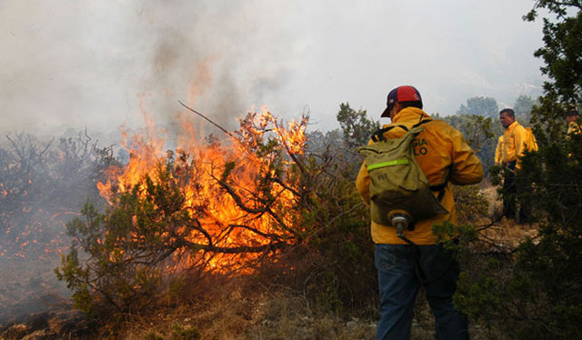 México y EU firman convenio para combatir incendios en frontera