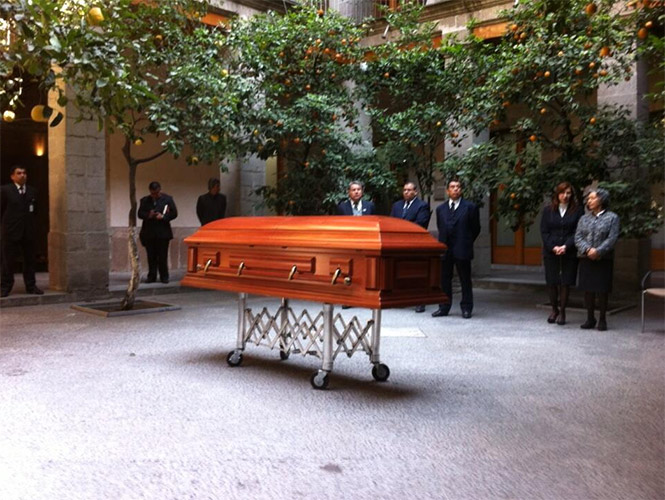 Arriba cuerpo de José Emilio Pacheco al Colegio Nacional