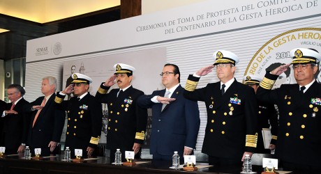 Veracruzanos y marinos, unidos por México: Javier Duarte