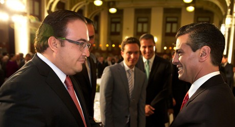Asiste Javier Duarte a encuentro del Presidente Enrique Peña con embajadores