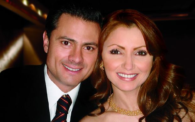 Peña Nieto celebra con par de fotografías el 14 de febrero
