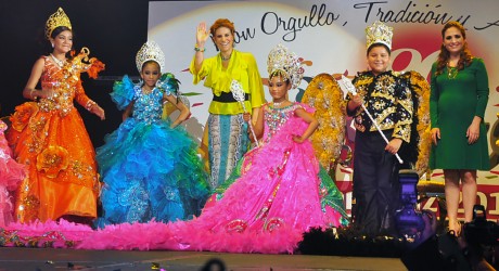 Corona Karime Macías a Reyes Infantiles del Carnaval de Veracruz 2014