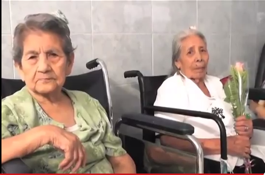 Reciben cheque Asociaciones Civiles por parte del programa redondeo.