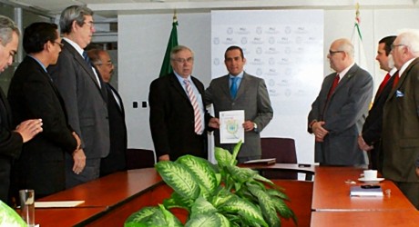 Nombra Procurador General de Justicia a nuevos subprocuradores y Director de la AVI