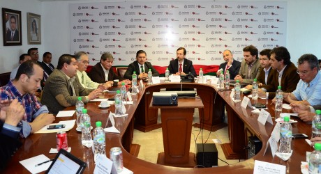 Autoridades estatales se reúnen con líderes empresariales y ejecutivos de Odebrecht