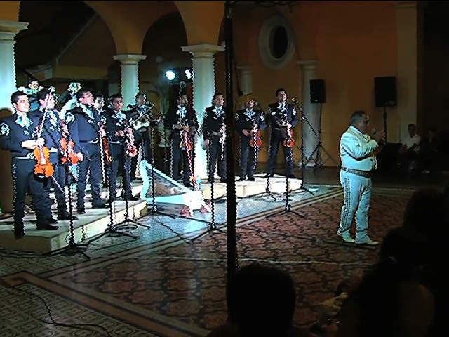 Ofrece UV conciertos románticos gratuitos