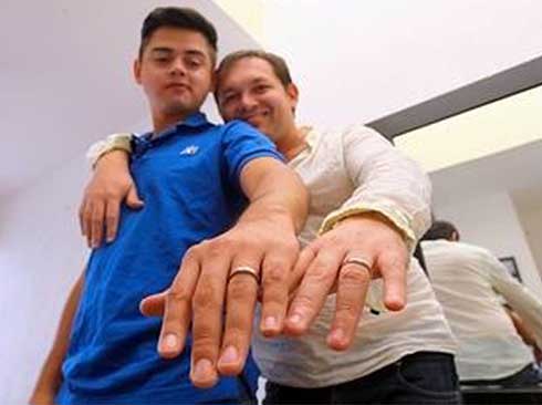 IMSS afilia a parejas homosexuales; Conapred lo reconoce