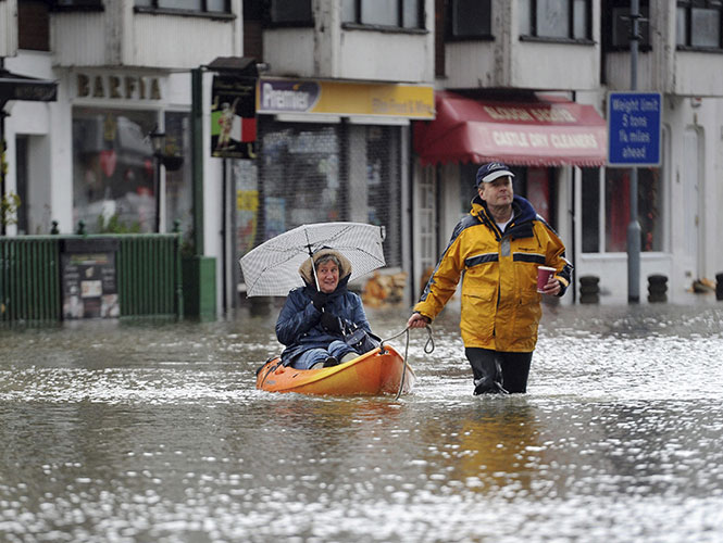 Temporal en Reino Unido deja sin electricidad a 130 mil viviendas