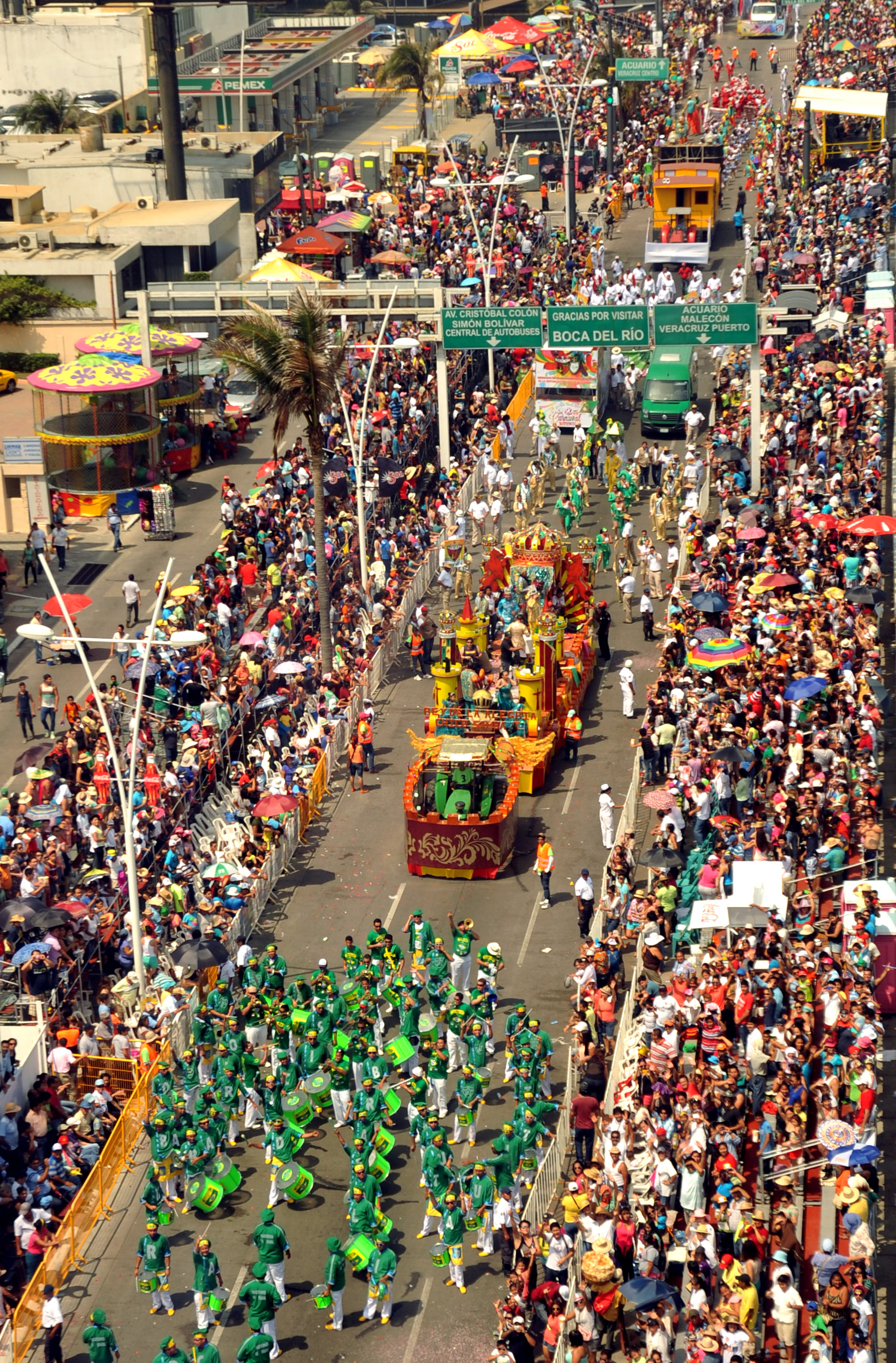 Todo un éxito el 2°Gran Desfile del Carnaval Veracruz 2014