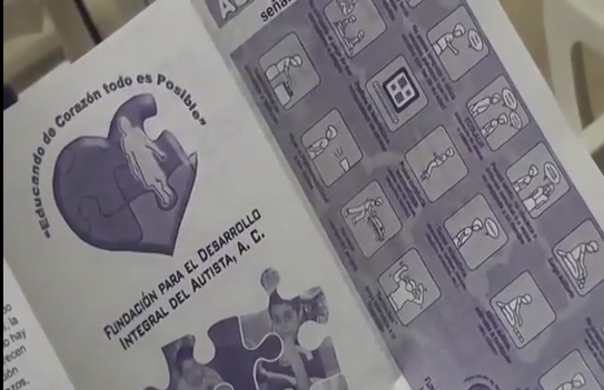 Cedas de Coatzacoalcos imparte talleres a padres de niños autistas.