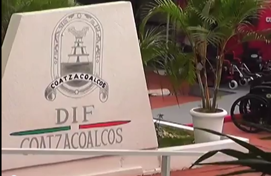 Lleva el DIF brigada de limpieza y atención médica a Ciudad Olmeca en Coatzacoalcos.