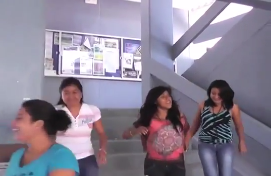 Niños de Coatzacoalcos realizaron su tradicional desfile de la primavera.