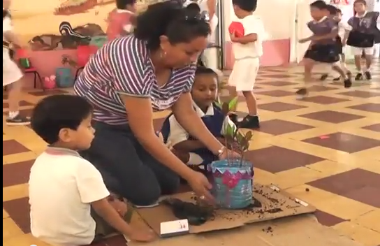 Padres e hijos de Coatzacoalcos se unen para fomentar el cuidado del Medio Ambiente.