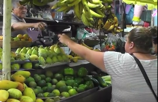 Procuraduría del Consumidor checará zona sur que no registre monopolio de limón en tiendas comerciales.