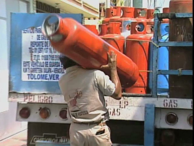 Hasta cinco fugas de gas al día atienden bomberos de Veracruz