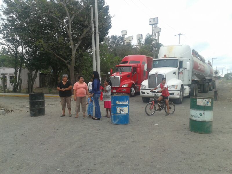 Habitantes de Paso del Toro realizaron bloqueo a Compañía