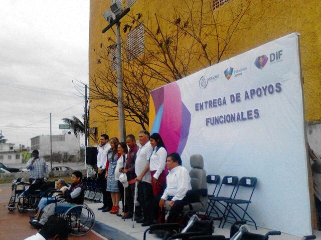 Dif de Veracruz entregó apoyos a 50 personas con discapacidad