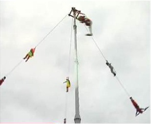 Voladores de Xochiapulco, Puebla enriquecen tradición en Cumbre Tajín
