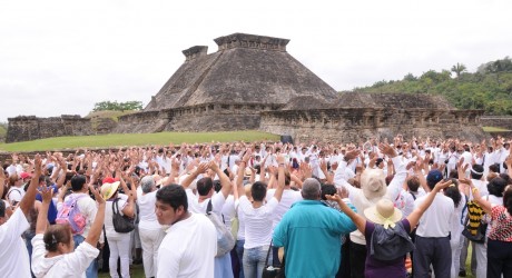 Reciben Turistas equinoccio de primavera en Cumbre Tajín