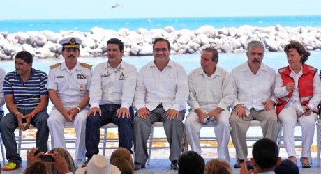 Inaugura Javier Duarte escollera en Alvarado para proteger a la población de posibles inundaciones