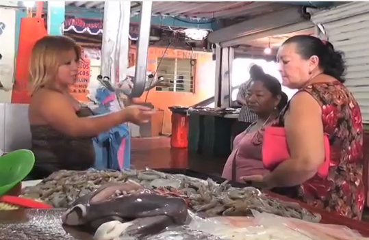 La PROFECO mantiene un operativo permanente en los mercados de pescados y mariscos de Coatzacoalcos.