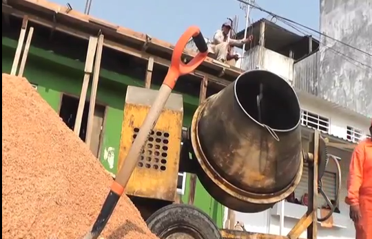 En Coatzacoalcos clausuran obras de vivienda en construcción por no contar con permisos adecuados.