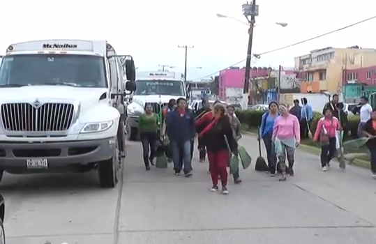 Contratan personal para realizar la limpieza de playa e  instalaciones de la expo feria zona sur.