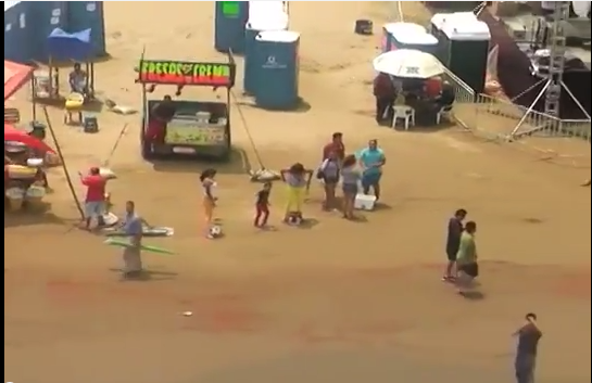 Rescatan a dos personas a punto de ahogarse en Coatzacoalcos.